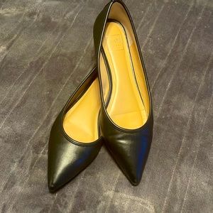 Kaari Blue women’s flats size 11